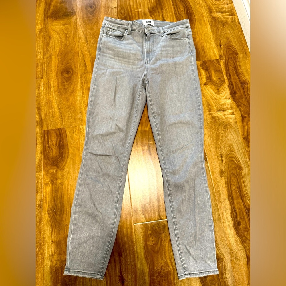 Paige Margot medium rise zip up jeans size 29 - great condition/no anomalies.